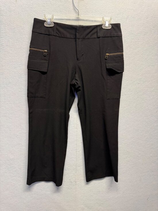 Old Navy Pants - Black Old Navy Essential Stretch Low Waist Cargo Capri Pants Size 8
